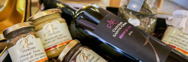 vin de noel et panier garni pour Noël au Château Sainte Croix à Carcès